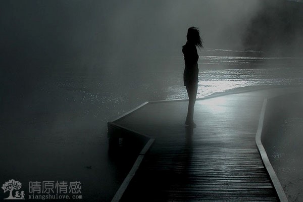 在分手后如何以更加积极的心态面对生活，争取挽回爱情的机会？