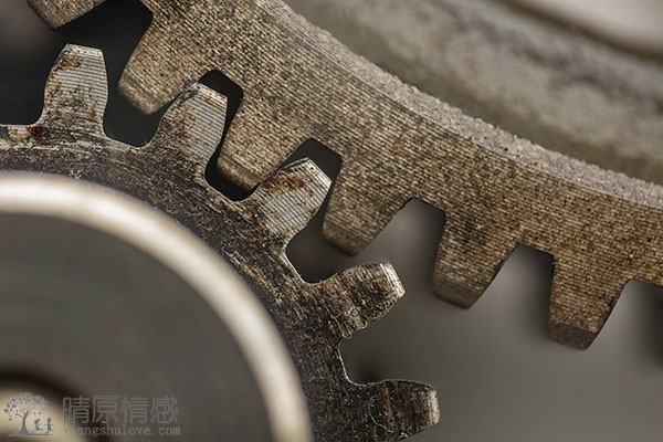 伴侣忽冷忽热，如何引导伴侣调整情感表现，挽回可能受损的感情？