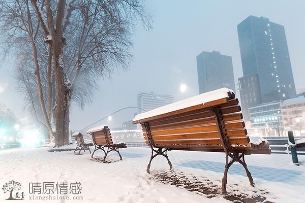 为了防止老公出轨，要不要掌握家里的财政大权？