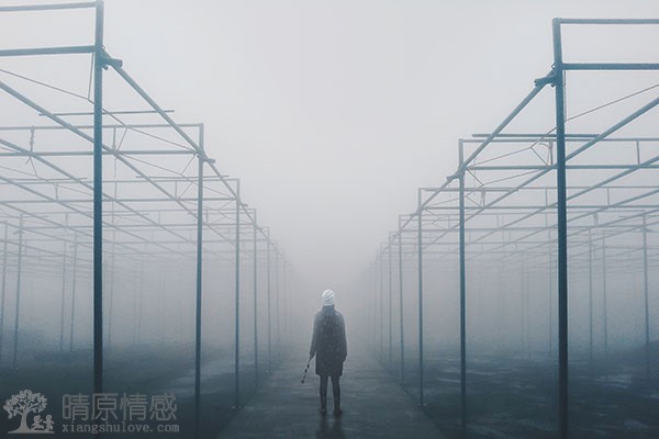 等待出轨的男人有以下6个表现，男人有出轨的倾向的迹象