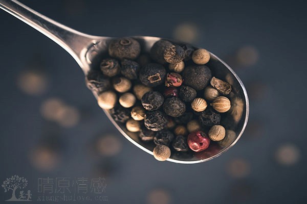 挽救婚姻的关键是解决冷漠和不和谐的问题