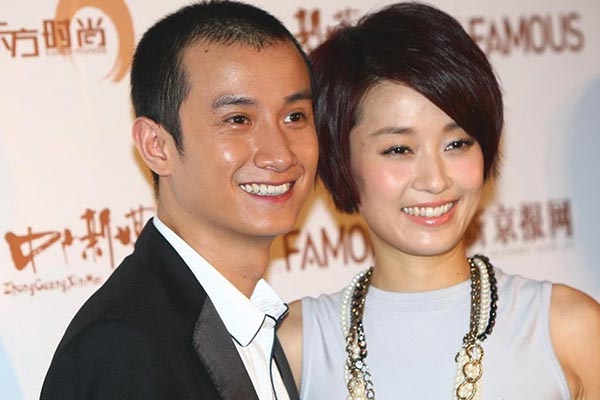 马伊琍与文章离婚四年后，首度一家四口同框