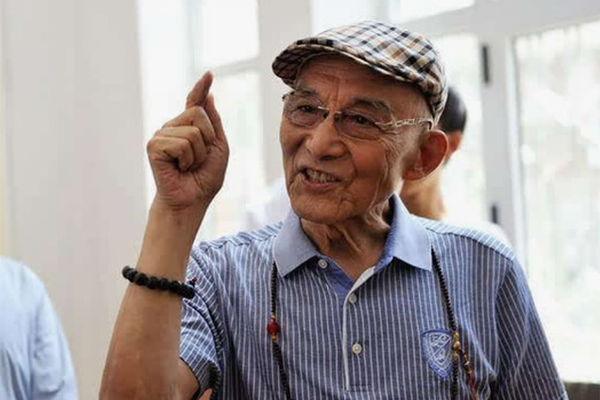 “90后”老爷爷游本昌的浪漫：一麻袋情书和一辈子感情